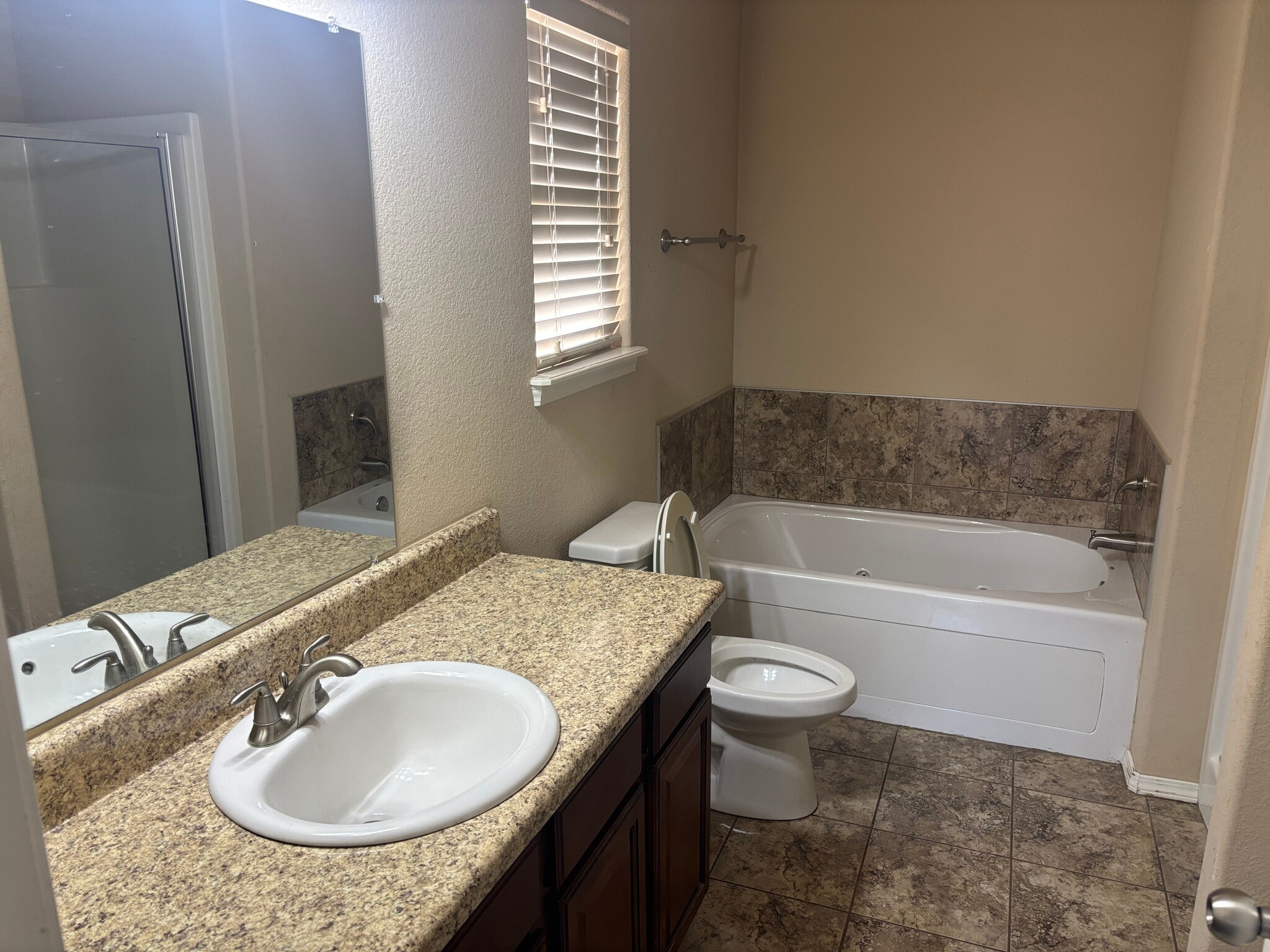 Building Photo - 630 Saddlehorn Dr