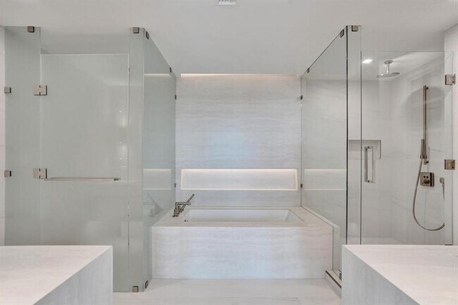 Building Photo - 900 N Ocean Blvd