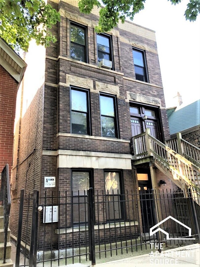 Building Photo - 2031 W Moffat St