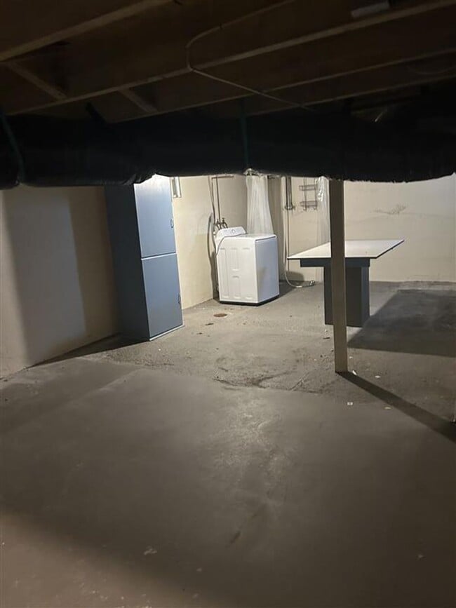 Building Photo - Semi-Attached Home Located Across from Red Lion High School