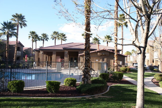 Building Photo - Nicely upgraded 1 bedroom on the South Strip