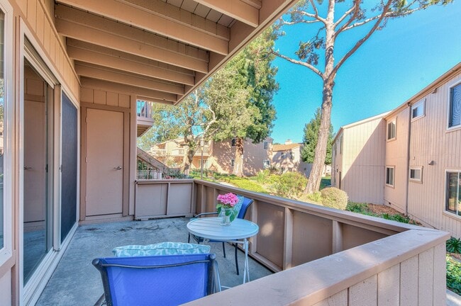 Building Photo - Ground Floor Condo at Footprints on the Bay