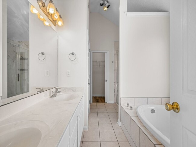 Building Photo - 217 Derby Downs Dr