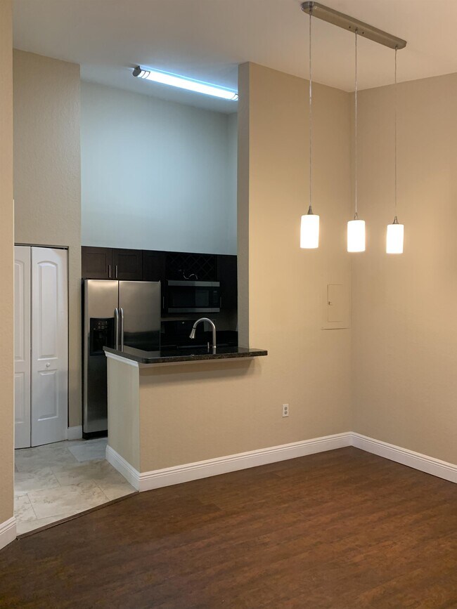 Building Photo - 2850 N Oakland Forest Dr