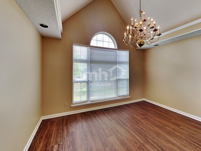 Building Photo - 113 Cedar Forest Dr