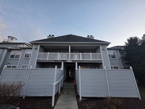 Building Photo - Waters Edge Condos