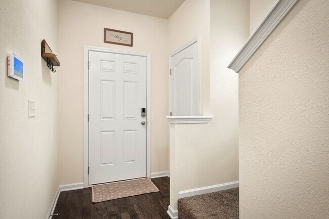 Building Photo - Beautifully Apportioned 2-Story Home in Fox Creek