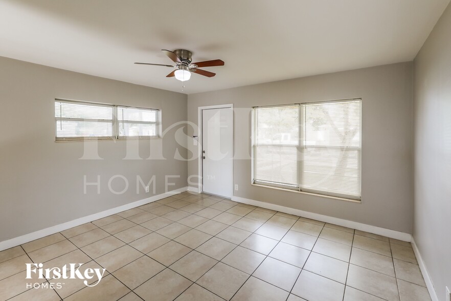 Building Photo - 210 NW 53rd St