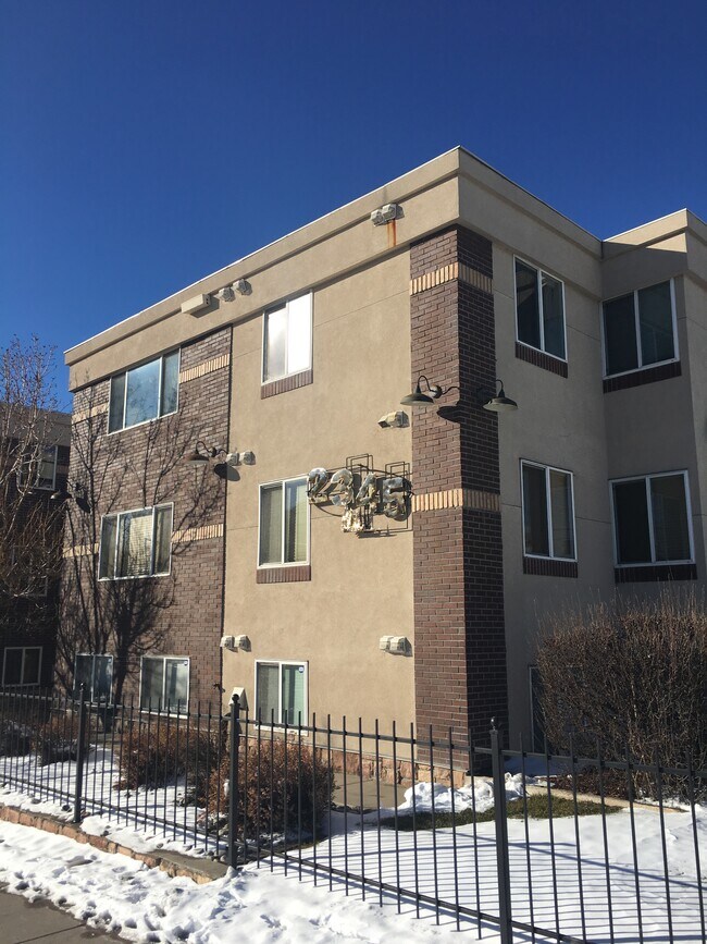 Building Photo - 2345 N Clay St