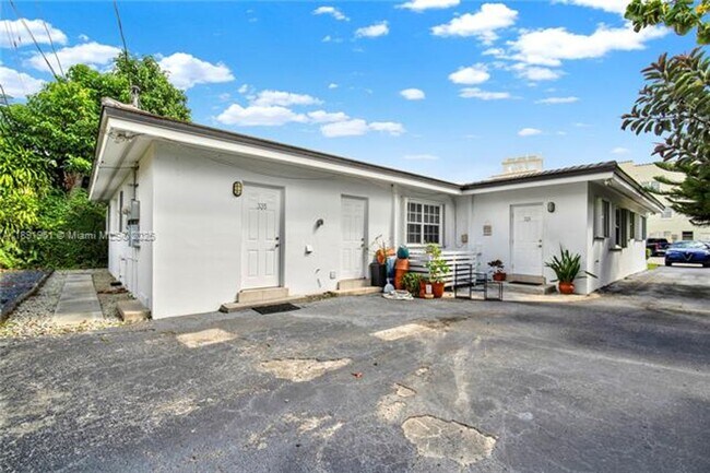 Building Photo - 331 Santander Ave