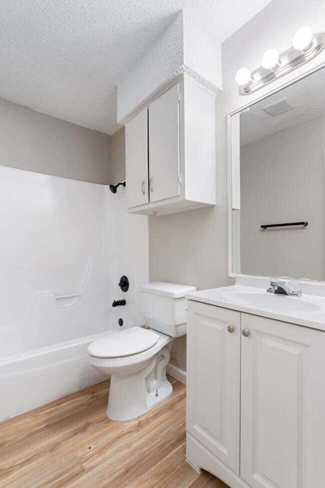 Building Photo - 10503 Little Pebble Dr