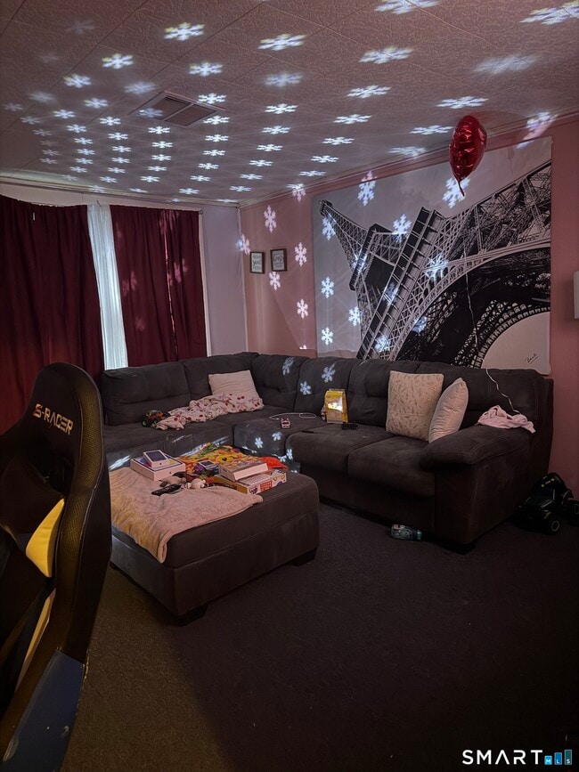 Building Photo - 74 George St