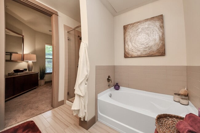 Building Photo - 5454 Washington Ave