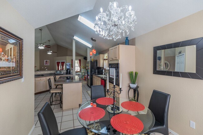 Building Photo - 3 bed 2 bath beautiful home!