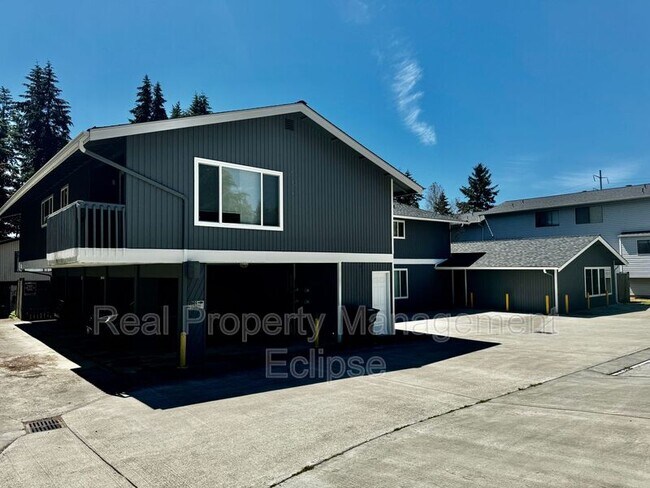 Building Photo - 12601 SE 30th St