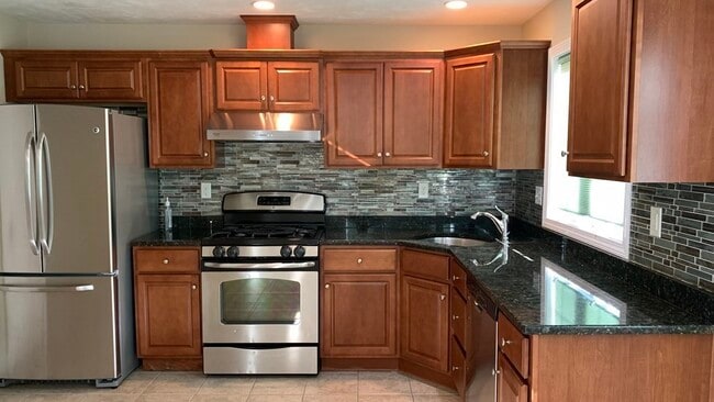 Building Photo - 500 Justin Dr