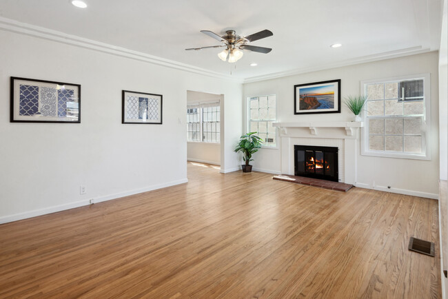 Building Photo - 526 Avenue A