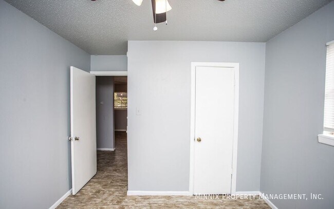 Building Photo - 3104 Ave. N-