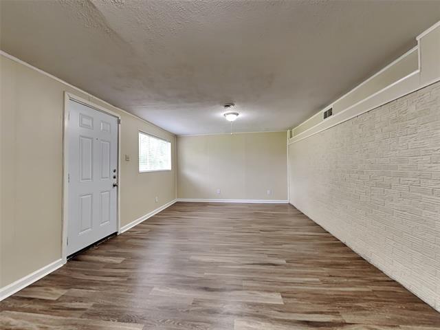 Building Photo - 4427 Live Oak Dr