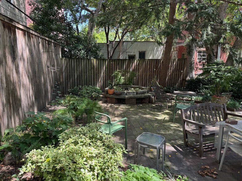 Building Photo - 3605 Hamilton St