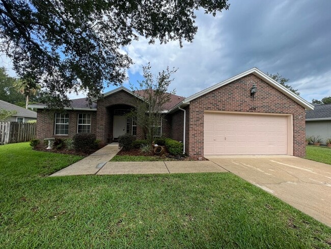 Building Photo - 4 Bed 3 Bath Home Near Jacksonville Beach. Pet Friendly! OPEN HOUSE: FRIDAY, OCTOBER 2ND. 4–6 PM!