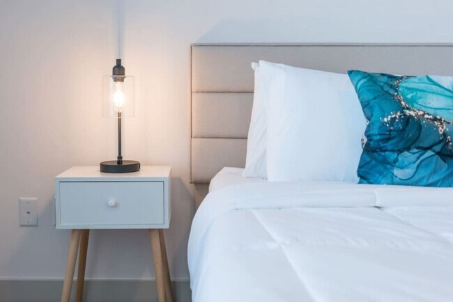 Building Photo - 5775 Sunrise Wy