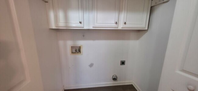 Building Photo - Buford/Hall County!