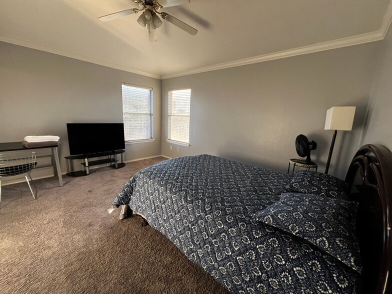 Building Photo - 1005 Betty Baker Cove