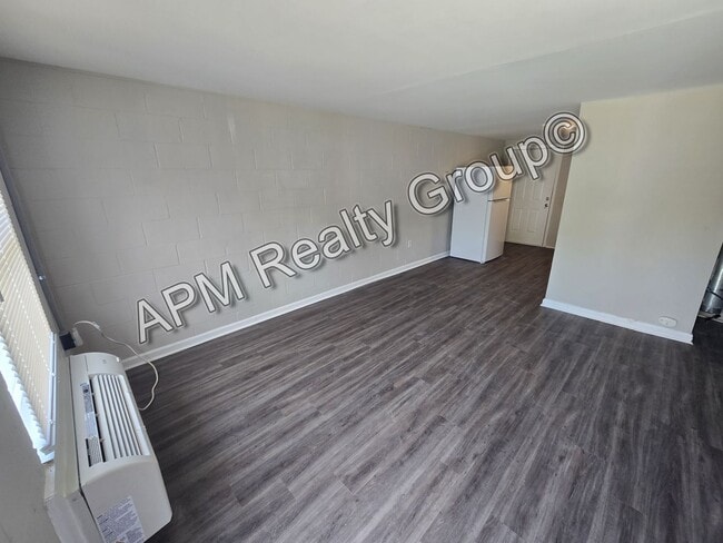 Building Photo - Renovated apartment in downtown Columbia - 50% OFF FIRST MONTH!