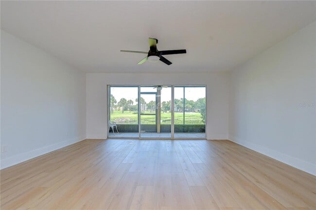 Building Photo - 200 Country Club Dr