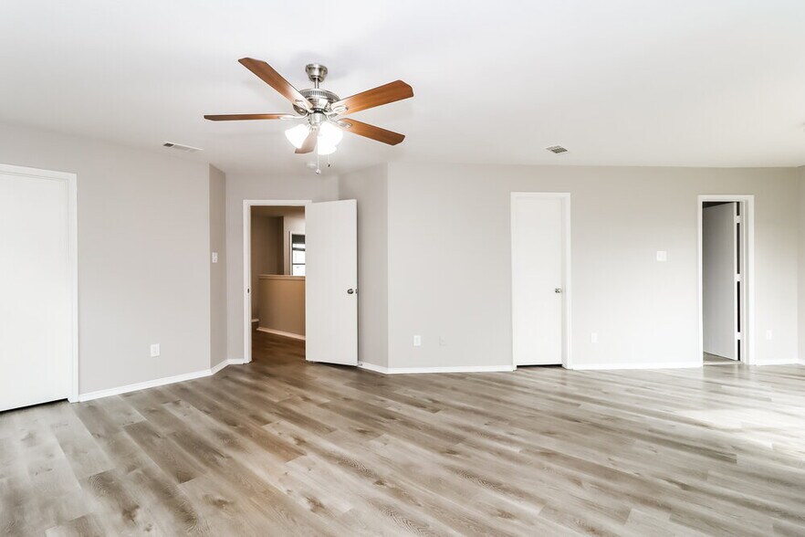 Building Photo - 9953 Legacy Dr