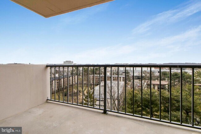 Building Photo - 7420 Westlake Terrace