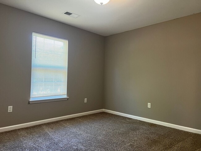 Building Photo - 329 Autumn Dr