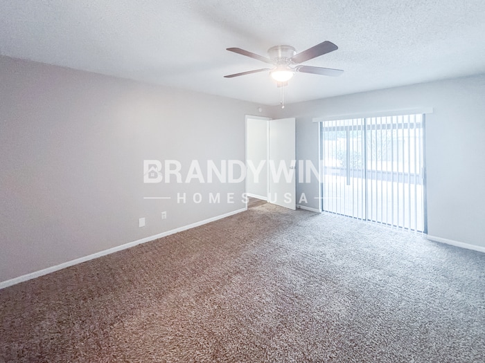 Building Photo - 734 Sandy Creek Dr