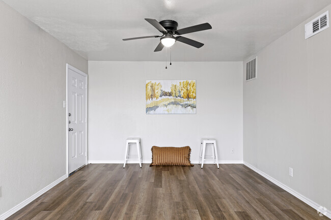 1BR, 1BA - 690SF (A2RO) - Entry - Olive at Vernon