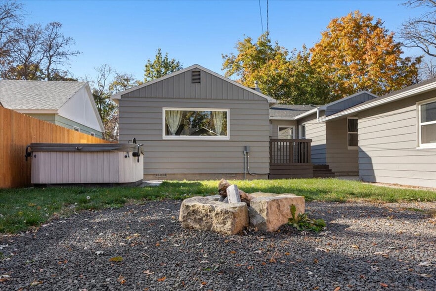 Building Photo - 2600 N 29th St