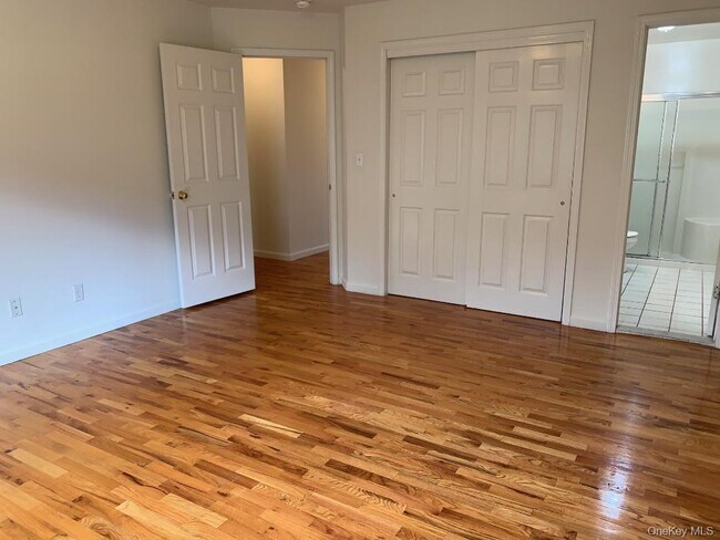 Building Photo - 25 College Ave