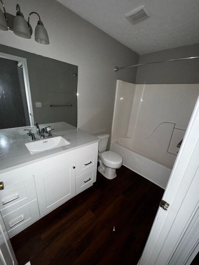 Building Photo - ASK ABOUT OUR MOVE IN SPECIAL! SECTION 8 F...