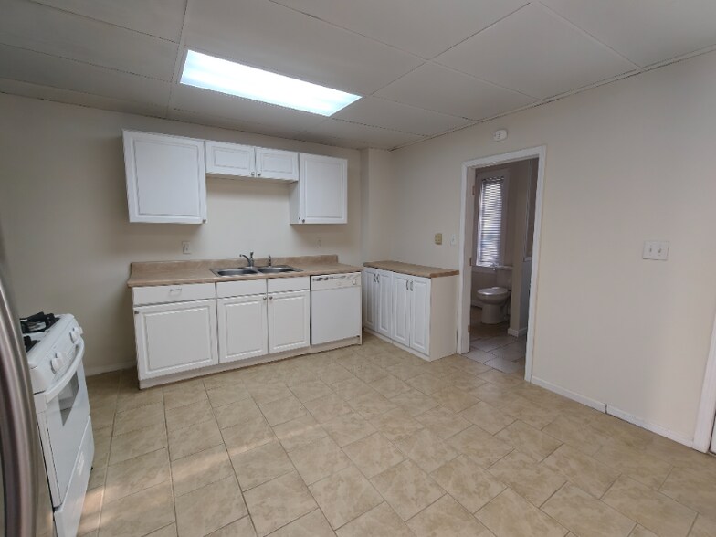 Building Photo - 509 Hallstead St