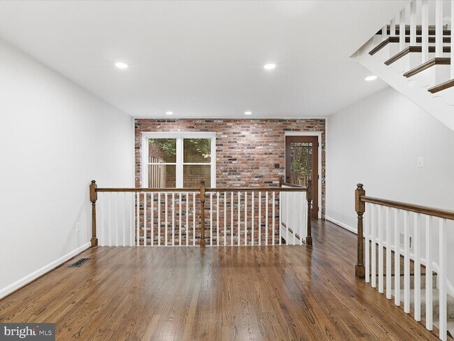 Building Photo - 1612 Arlington Blvd