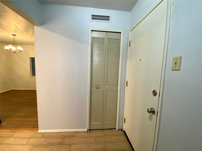 Building Photo - 1428 Big Bend Dr