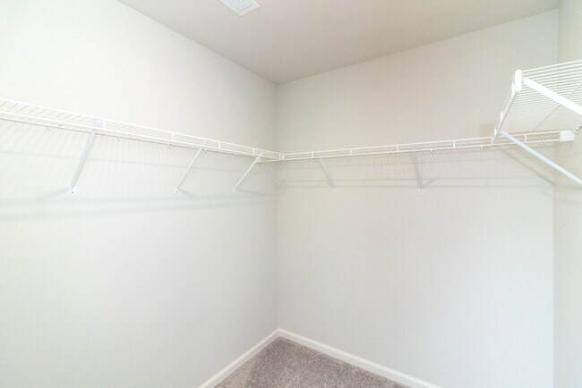 Building Photo - 104 Ashwood Ave
