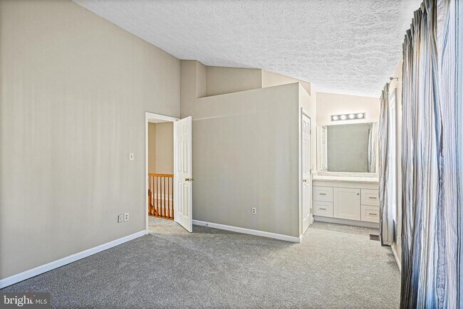 Building Photo - 5 Brantwood Ct