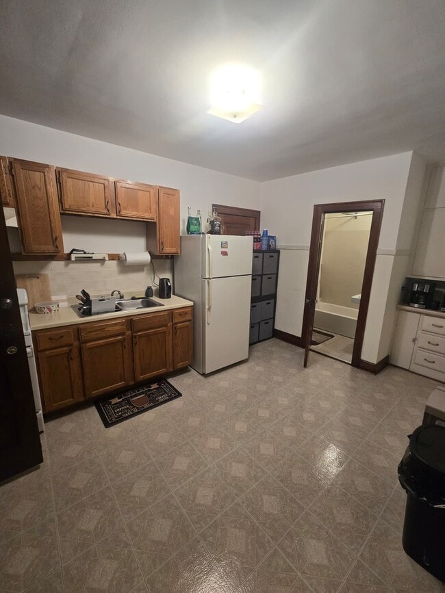 Building Photo - 1014 E Prairie Ave