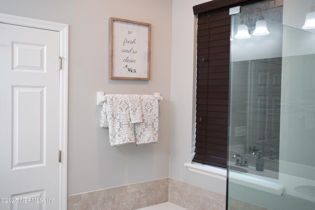 Building Photo - 14629 Serenoa Dr