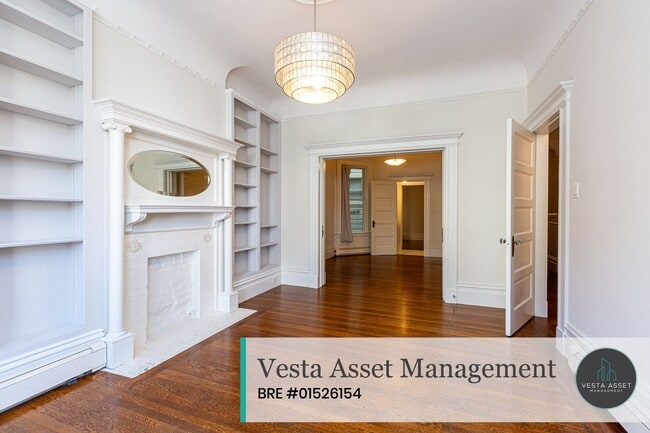 Building Photo - A Jaw-Dropping Light-Filled Three-Bedroom Home in the Heart of the City