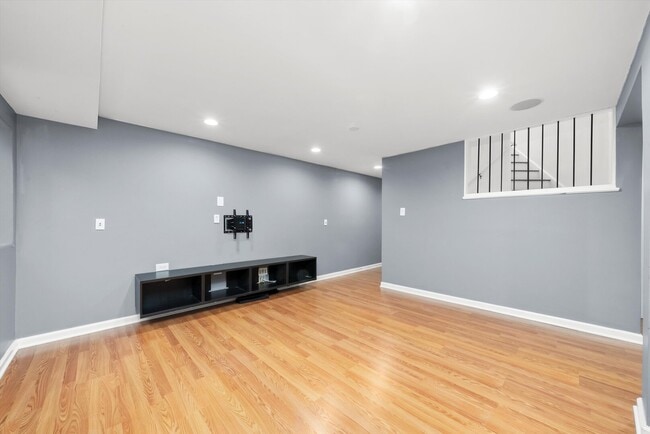 Building Photo - 898 McKenzie Station Dr