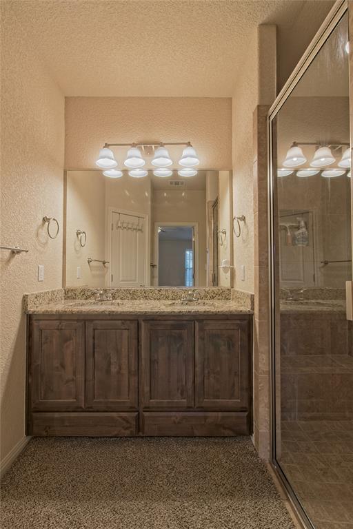 Building Photo - 713 Hedgewood Dr