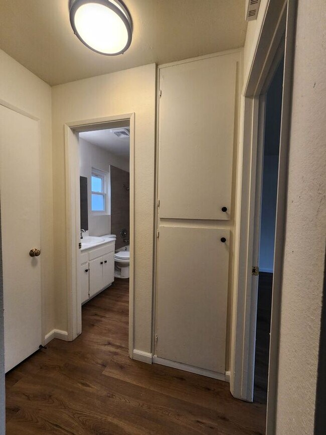 Building Photo - 4419 Rosebud Ln