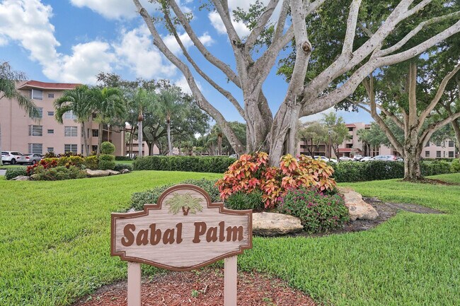 Building Photo - 1831 Sabal Palm Dr